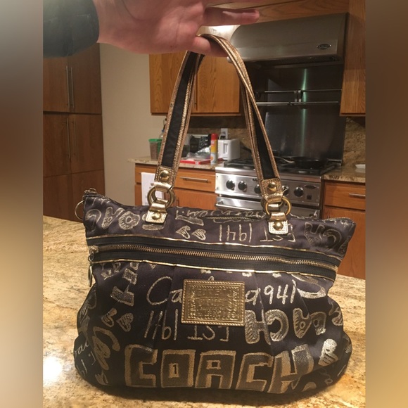 Coach Poppy Graffiti Scribble Tote Bag in Black and Gold!!! - Picture 11 of 15
